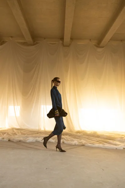 Look 27